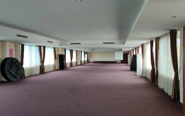 Raz Hotel & Convention