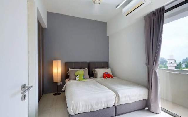 2 Bedrooms Apartment By The Sea