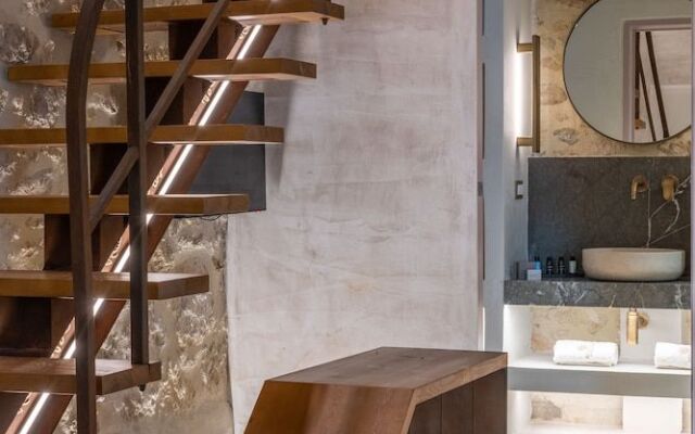 Inotropes Boutique Suites