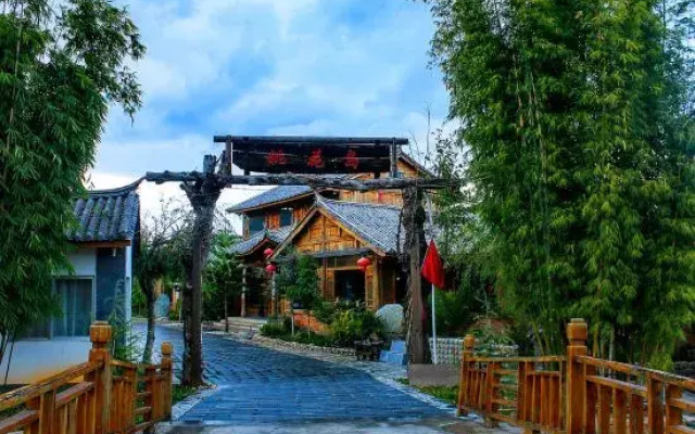 Dali Xizhou Taohua Island Ecological Farm