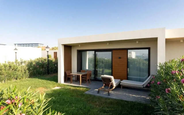 White villas (Seabreeze)