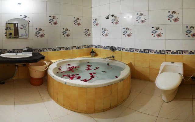 OYO 2130 Hotel HK Continental