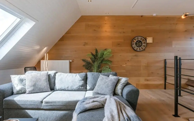 Beautiful and Spacious Vacation Home With Parking