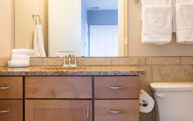 Spacious 3br/3ba Minutes From DT by Domio