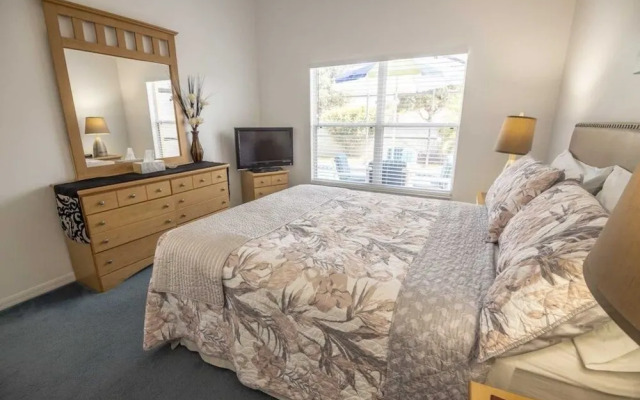 Golf Community Private Pool! 3 Bedroom Home by RedAwning