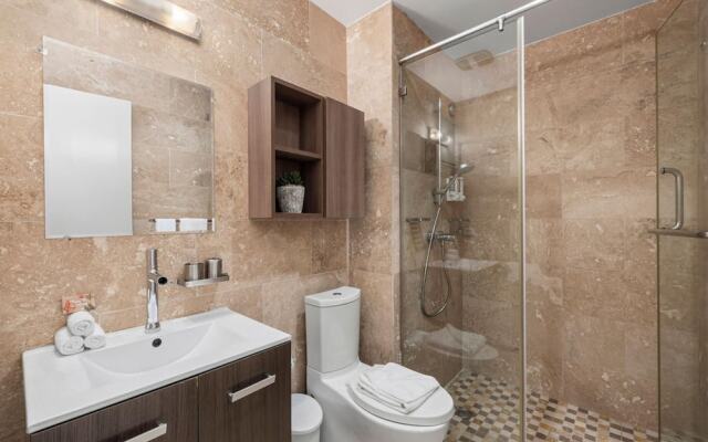 Ground Level Condo 2BR 2BA w Pool Access Gym