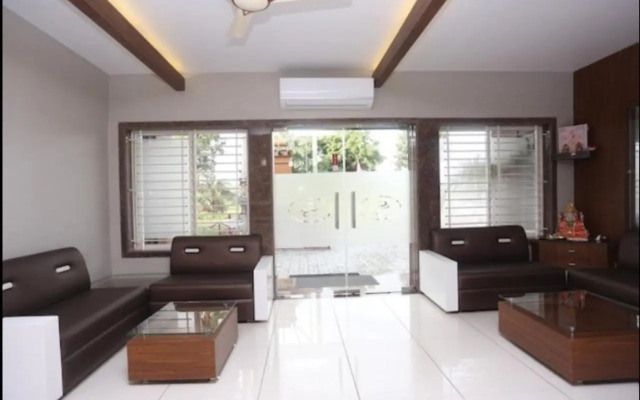 OYO 19312 Hotel Shiv Shakti