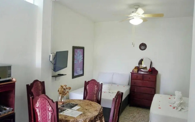 See Belize Sunrise Sea & Garden View 2-bed Studio w Pool & Overwater Deck, 1stfl