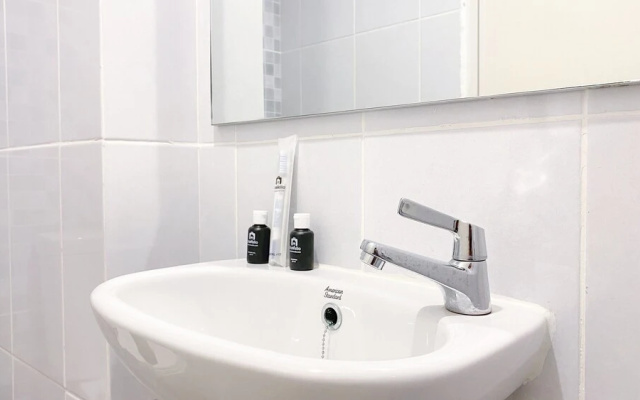 Homey And Well Furnished Studio Tokyo Riverside Pik 2 Apartment