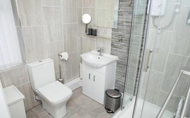 Sybil Townhouse Anfield Sleeps 15