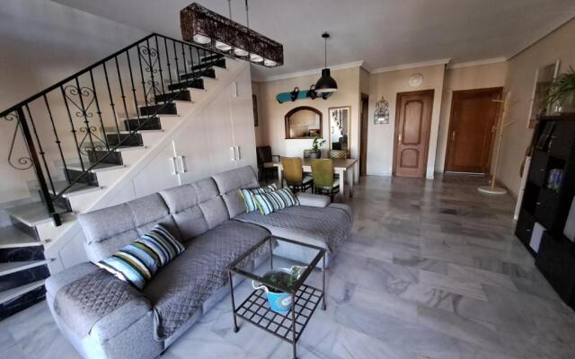 Wave House. Terrace, BBQ,piscina,800mt to beach