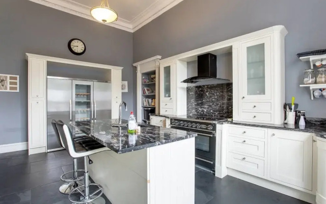 Huge Luxury Townhouse in the City Centre