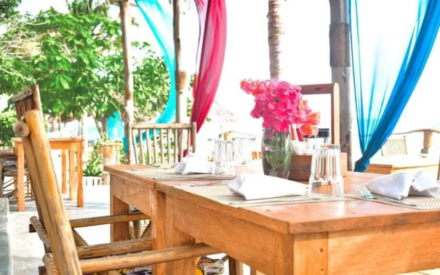 Kusini Beach Bungalows