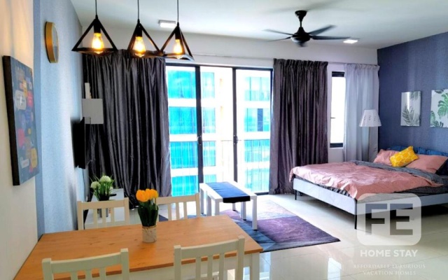 Netflix Wifi Trefoil Homestay Setia Alam FE Studo for 2 pax – Guest Rooms – Klang