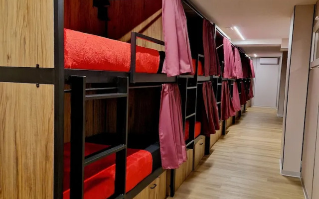 Velvet Hostel Business