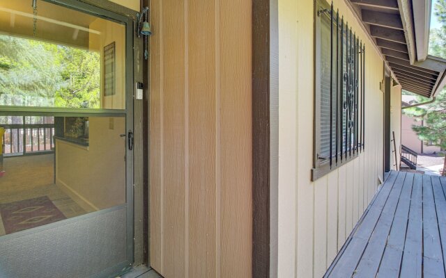 Hike & Golf: Family Home w/ Balcony in Pinetop!