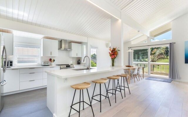 Hale Mauna Nui 4 Bedroom Home by RedAwning