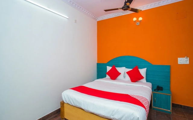 OYO 16123 Chandana Deluxe