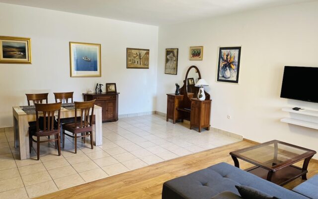 Beachfront Apartment Drazen, With Patio & Parking