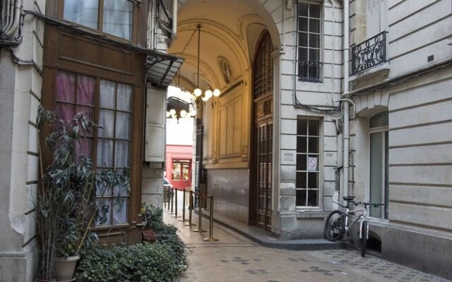 Sunshine Loft in Montmartre