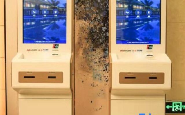 Cocoa unmanned smart hotel in Xinning County