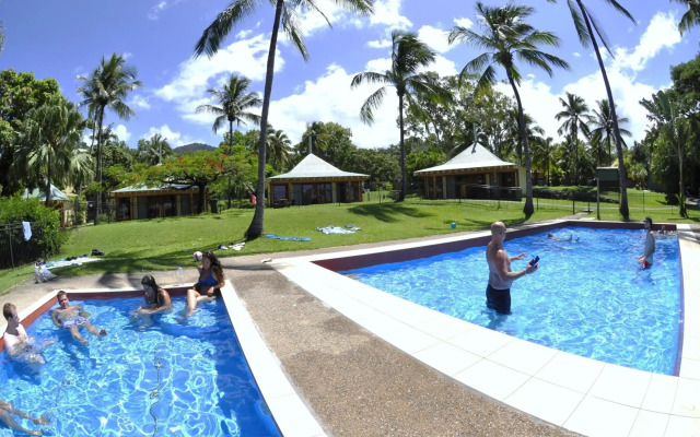 Nomads Airlie Beach