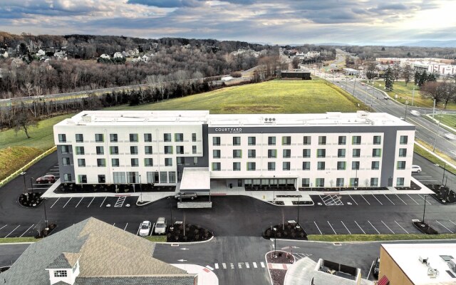 Courtyard Southington