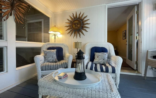 Harbor Hideaway