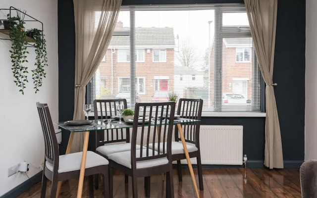 Captivating Beverley 3-bed House Private Parking