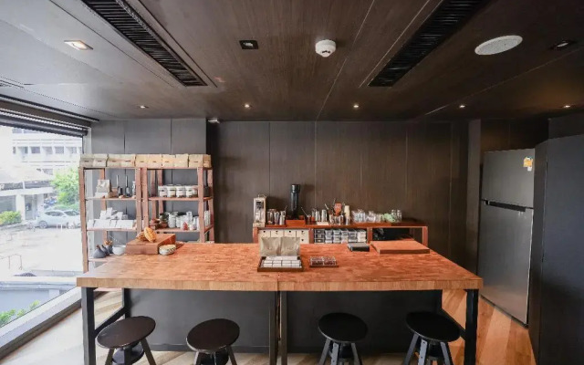 Seekers Finders Rama IV Hotel, SureStay Collection by BW
