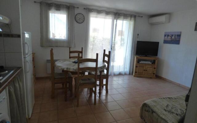Appartement Saintes-Maries-de-la-Mer, 2 pièces, 4 personnes - FR-1-475-27