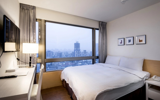 We Meet Taipei Hotel