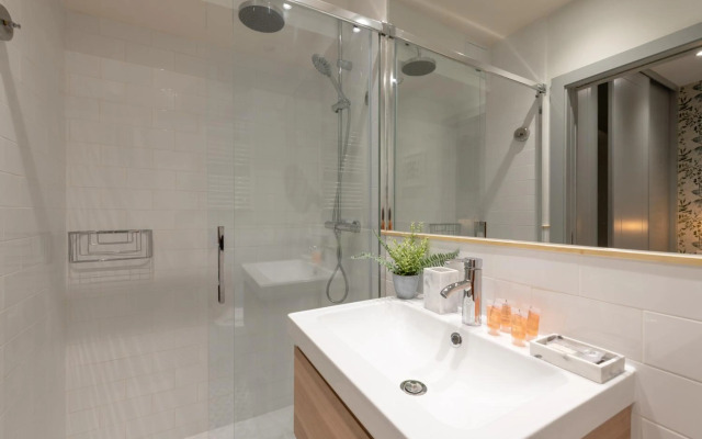 Sophisticated brand new flat