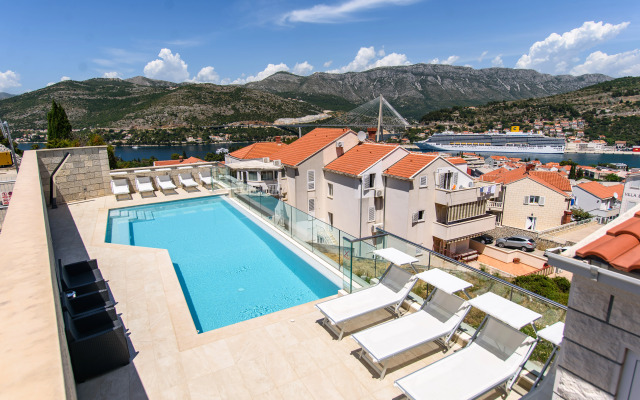 Villa Curic
