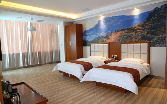 Golden Moon Business Hotel