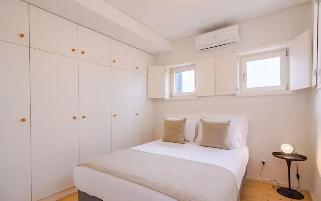 Spacious 2-bedroom Retreat in Porto