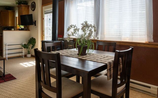 Alpenglow One Bedroom One Bath A18