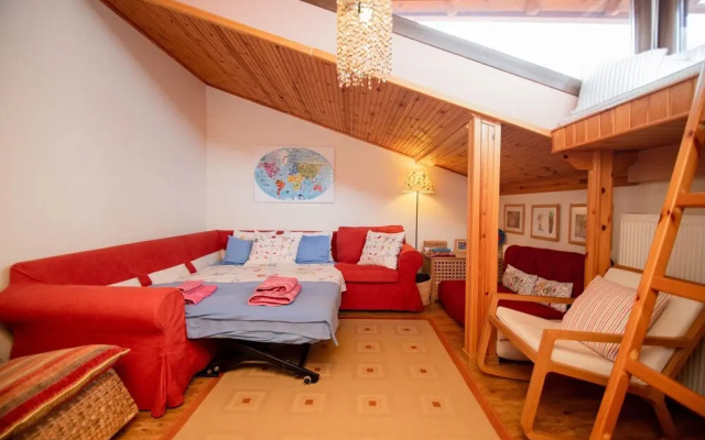 Zeusplace Fenias Nest House