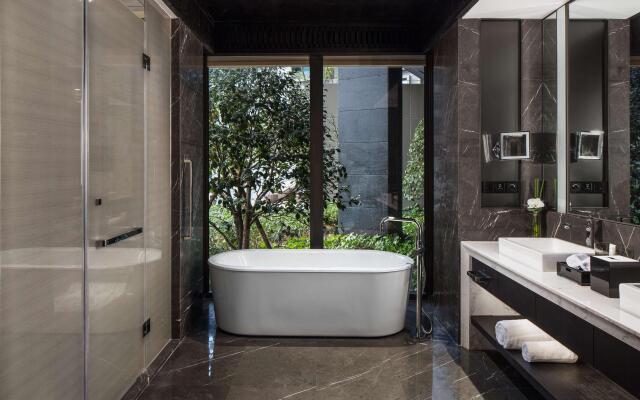 Hilton Ningbo Dongqian Lake