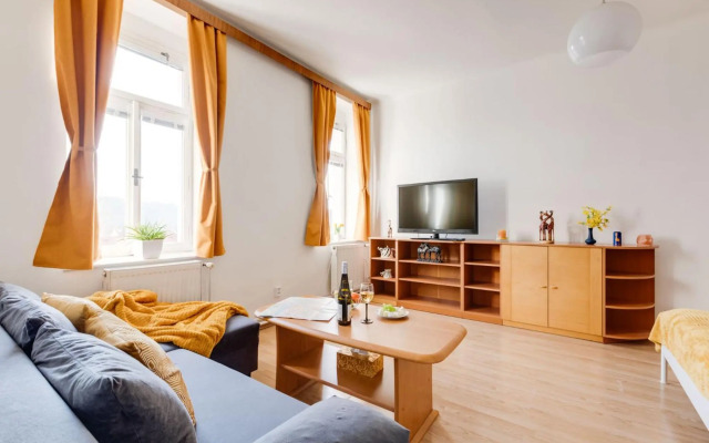 Sunshine Apartment near the City center