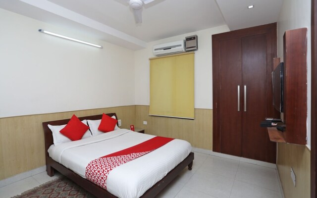 OYO 2295 Hotel Razia Inn