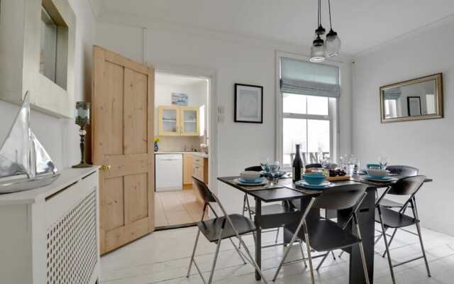 Bright Holiday Home in Broadstairs With Garden