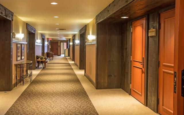 Holiday Inn Express and Suites Tremblant by IHG