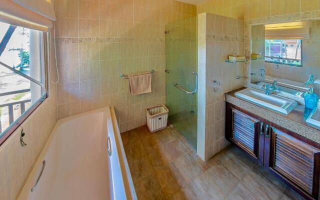 Sibaja Palms Sunset Beach Luxury Villa