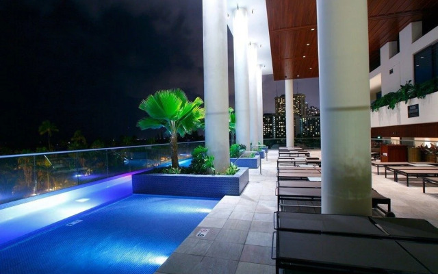 Jet Luxury @ The Trump Waikiki