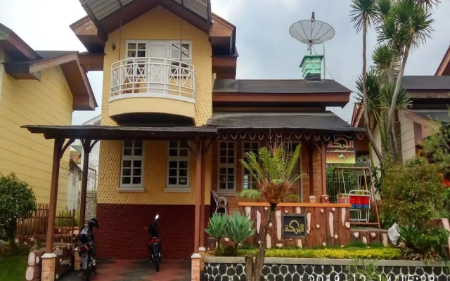 Villa Kota Bunga Aster