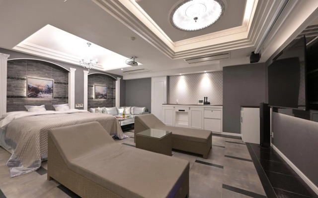 Hotel Crystal Gate Nagoya (Adult Only)