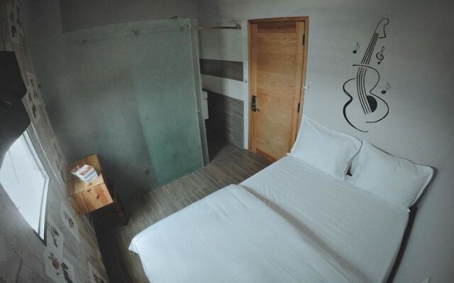 Clam Hostel