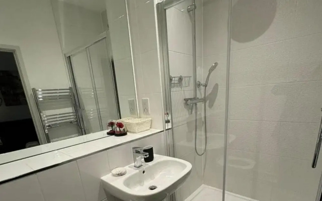 1 Bed-sleeps 4-town Centre-10 min to Ascot- Pets