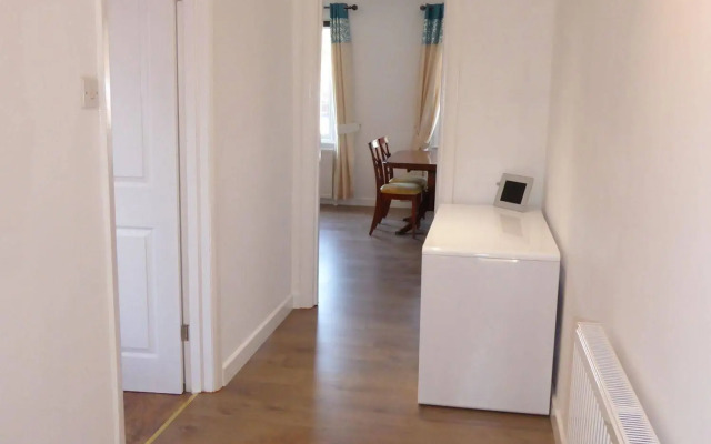 Sunninghill Apartment